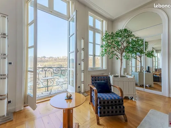 Appartement 5 pièces 240 m²