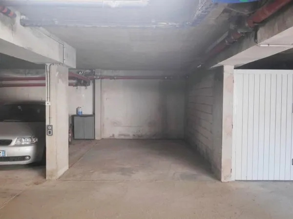 place de parking en sous-terrain (-1)