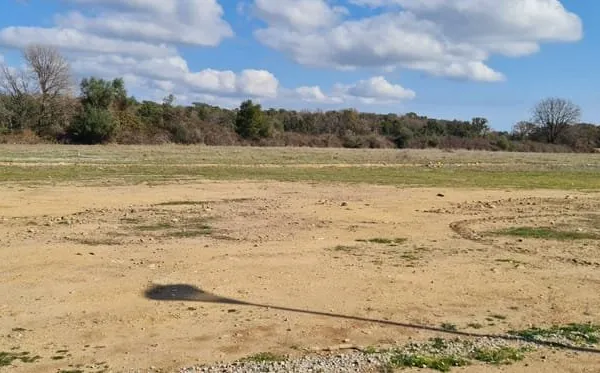 Terrain constructible 906 m²