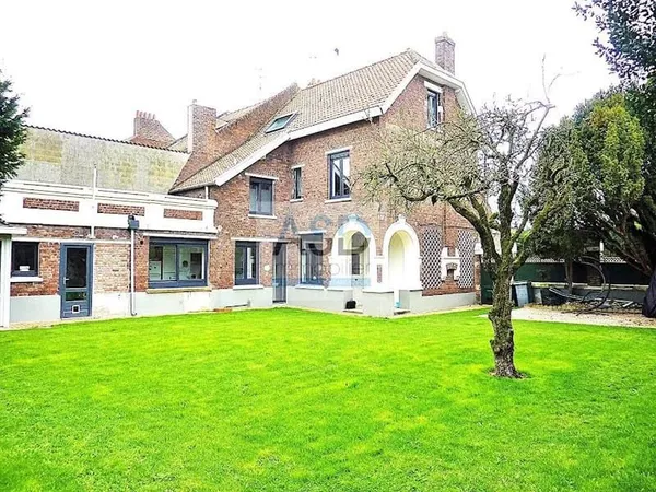 Maison 6 pièces 160 m²