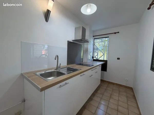 Studio 1 pièce 30 m²