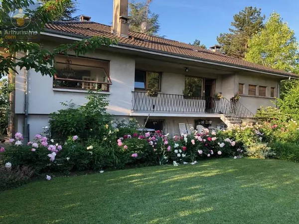 Grande maison familiale à Sainte-Ruffine