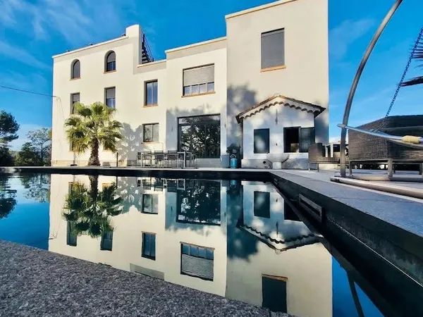 Maison 7 pièces 350 m²