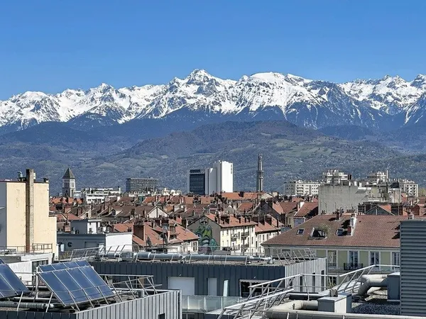 Grenoble Championnet, 6 pièces au 8è étage avec un panorama d'exception !