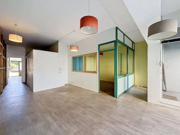 Local commercial 114 m²