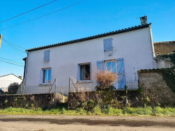 Maison ancienne + dépendances