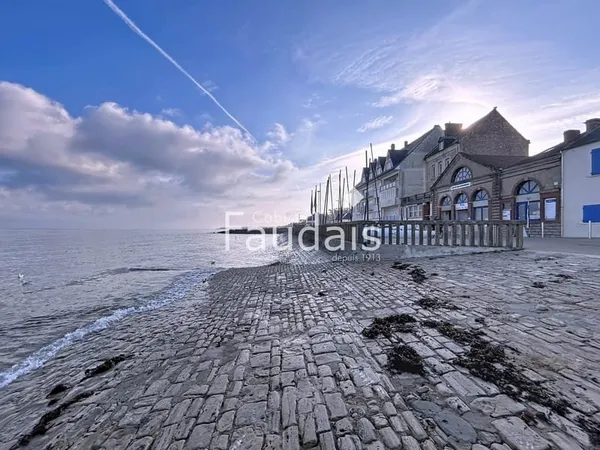 Appartement rénové à 100 mètres de la mer
