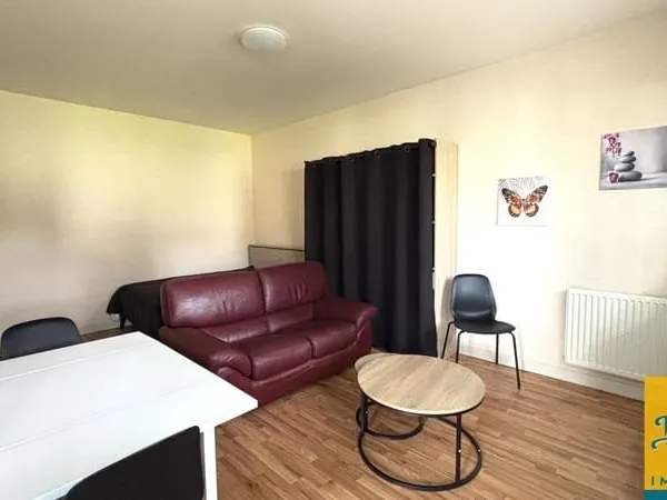LIMOGES - CENTRE-VILLE - STUDIO AVEC BALCON ET STATIONNEMENT