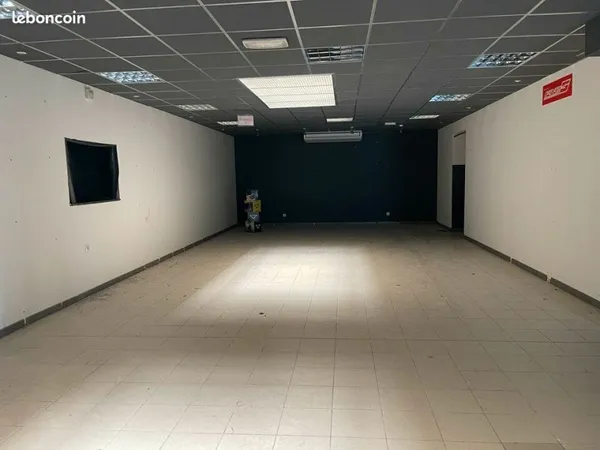 Local d'activité 1 200 m²