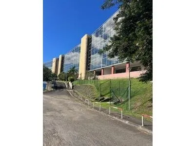 A LOUER, entrée FDF, bureaux de 300m2 (9 bureaux)