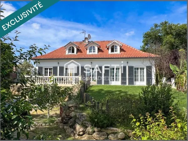 Maison familiale T8 avec piscine - LANGON Centre