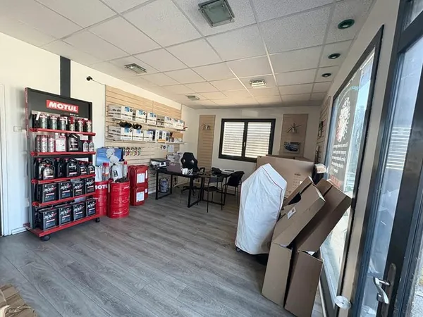 Local d'activité Morteau 8 pièce(s) 230 m2