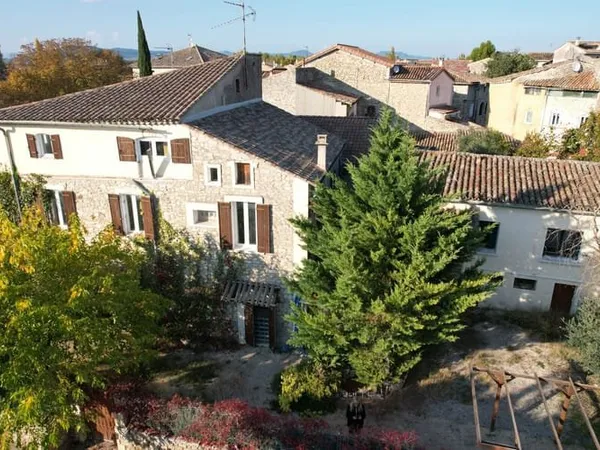 Maison 11 pièces 277 m²