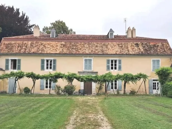 Magnifique propriété à restaurer au milieu d'un parc de 6 hectares