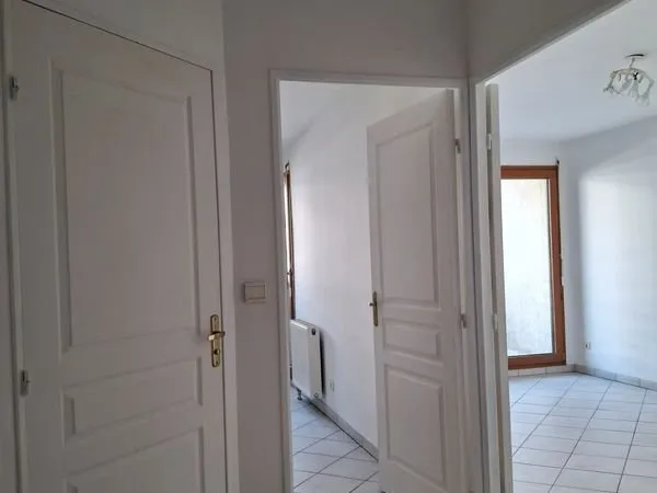 Villeurbanne Pressensé T3 62M2 balcon, garage