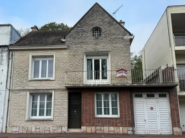 Réf 7768 : MAISON VUE LOIRE