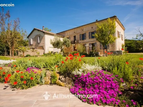 Propriété 20 pièces 557 m²