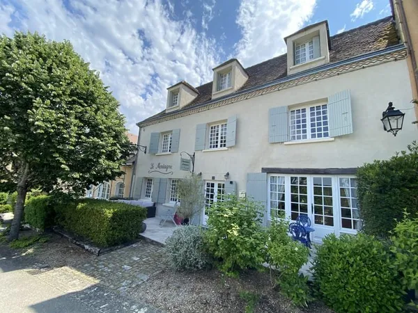 Grande maison de ville avec 5 chambres, 5 salles de bains, séjo