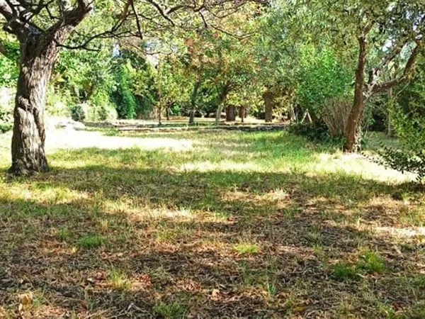 Terrain 135 m²