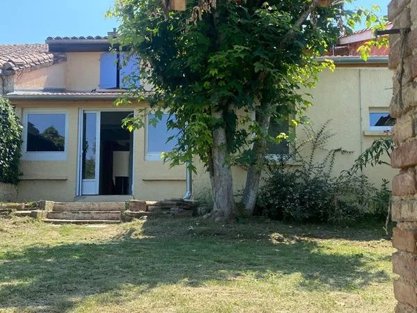 À VENDRE - MONBLANC - MAISON DE VILLAGE T3/4 - avec vue dégagée sur les vallons