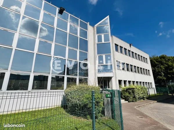 Bureaux 561 m²