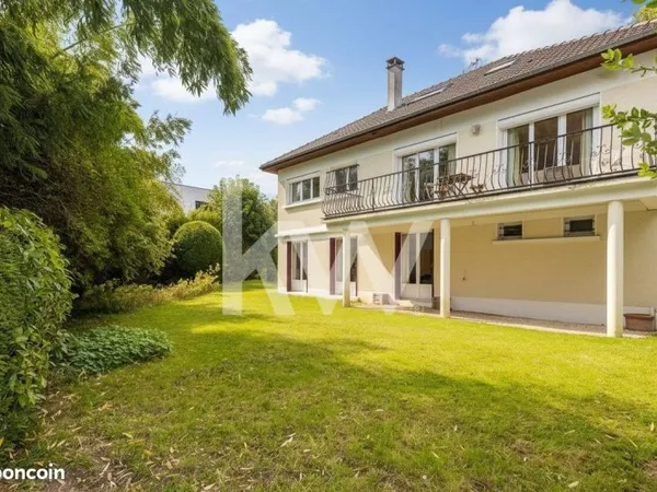 Propriété 8 pièces 142 m²