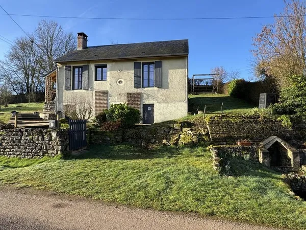 MAISON A 5 MN DES ETANGS EN FACE DU CANAL DU NIVERNAIS