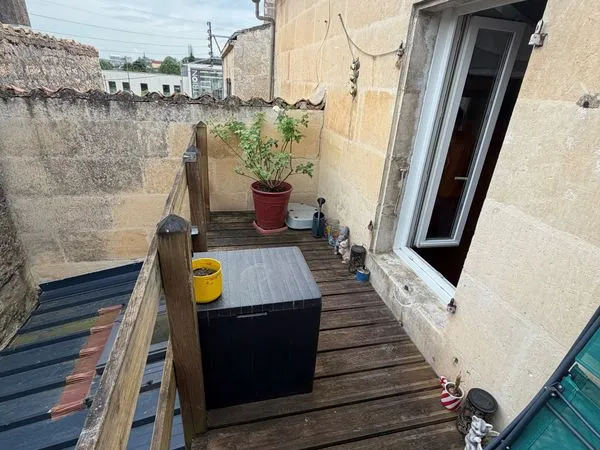T1 bis 27 m² avec mezzanine, terrasse, parking et climatisation - Résidence calme et sécurisée