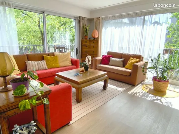 Appartement T4/T5 avec balcon, parking, cave et ascenseur