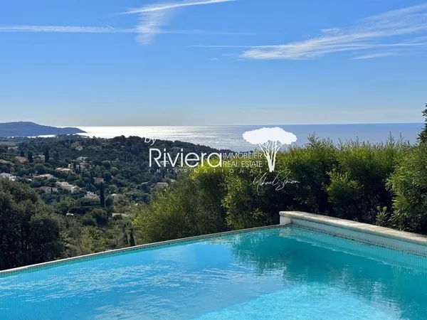 Vue Mer, 4 chambres et piscine à débordement !