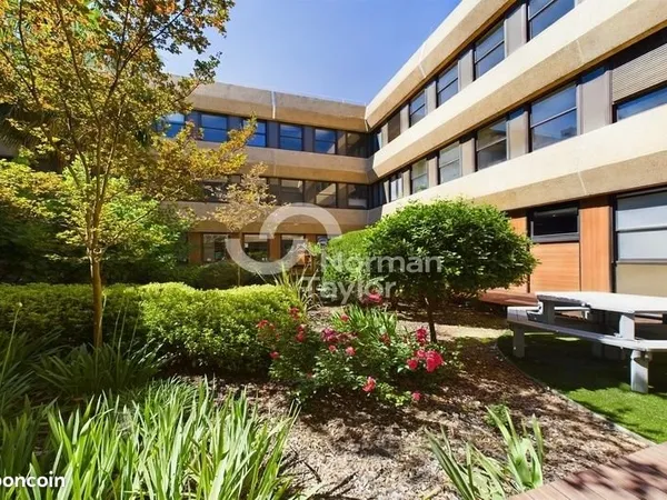 Bureaux 257 m²