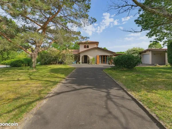 Propriété 7 pièces 150 m²