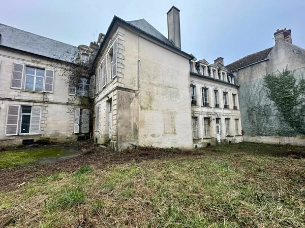 Vends hôtel particulier 1100m² 17ème siècle