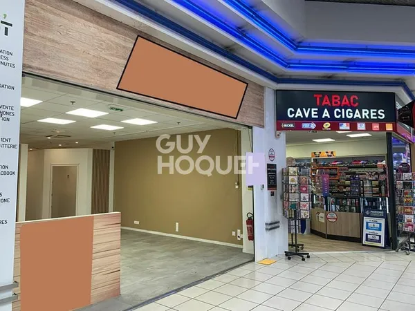 LOCAL COMMERCIAL GALERIE HYPERMARCHE 59 m2 + RESERVE 51 m2