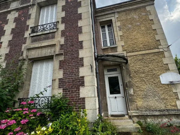 GRANDE MAISON - QUARTIER RECHERCHE -