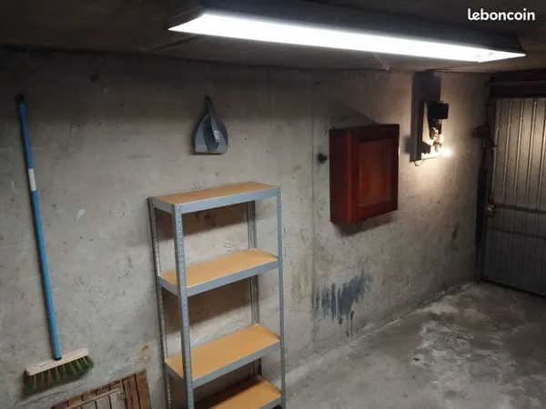 GARAGE / BOX SÉCURISÉ (secteur Vigny-Musset / Marie Reynoard)