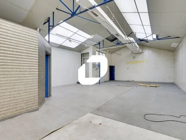 Local d'activité 480 m²