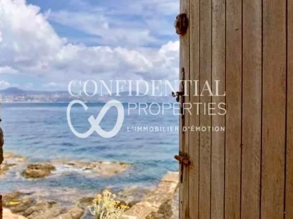 Villa Pieds dans l'eau dans, Les Parcs - 83990 SAINT TROPEZ