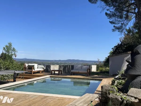 Maison 9 pièces 288 m²