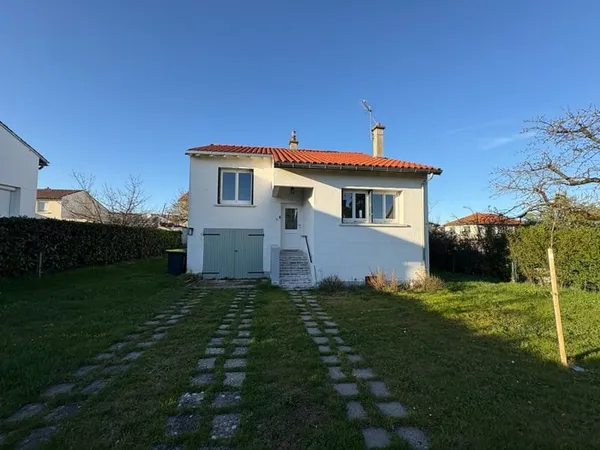 À louer Maison rénovée avec jardin, garage et sous-sol R