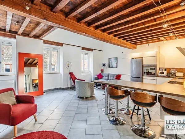 Duplex esprit maison 140 m² avec cour - Bien rare à Lyon 3