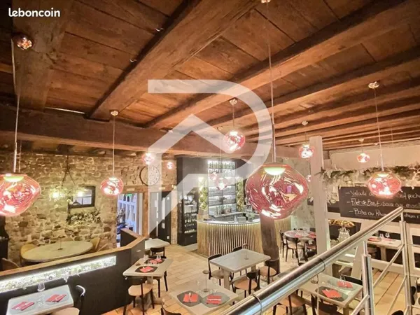 Local commercial 326 m²