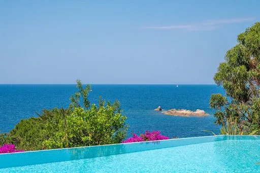 Villa 10 pièces 370 m²