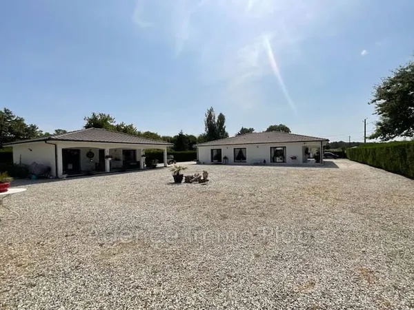 Propriété 5 pièces 176 m²