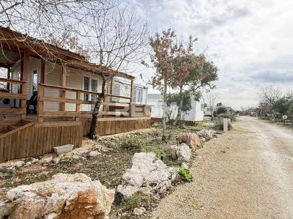 Mobil Home 32 m2 3 pièces sur tain de 300 m2