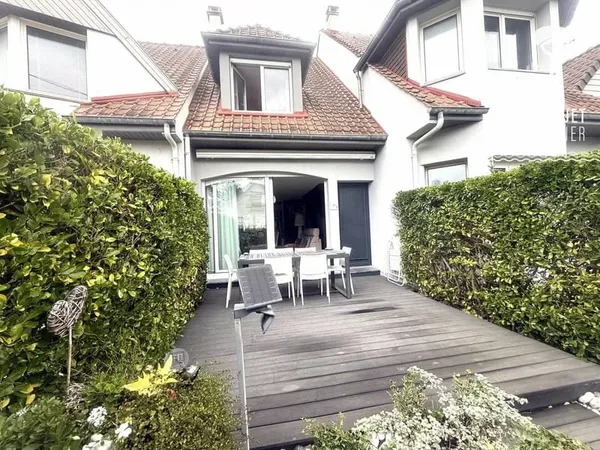 Maison rénovée avec 3 chambres et sous-sol total