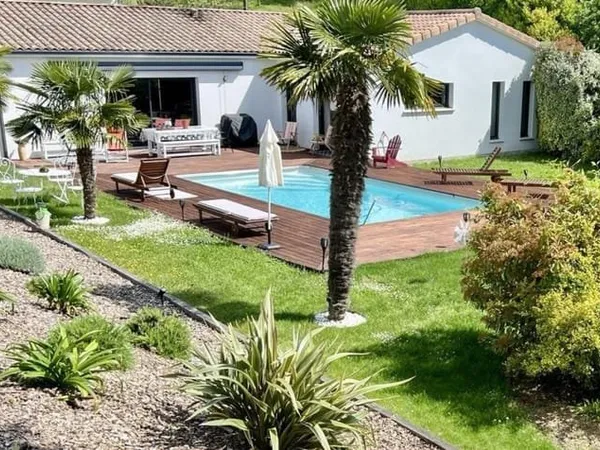 Villa contemporaine 140 m² sans travaux - Piscine