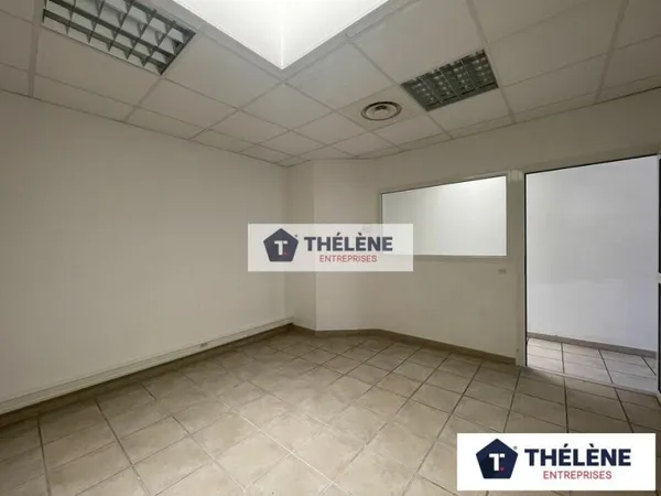 Bureau et espace de travail Location Montpellier  210m² 3175€