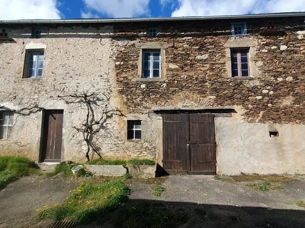 Local d’activité et entrepôt Vente La Salvetat-Peyralès 2p 128m² 83000€