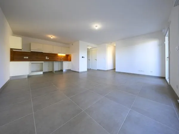 3 pièces au 2ème étage avec extérieur